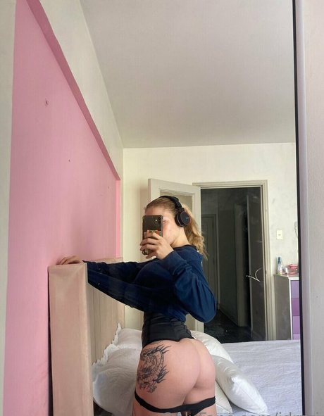 Jaeldrza actrice sexy photos