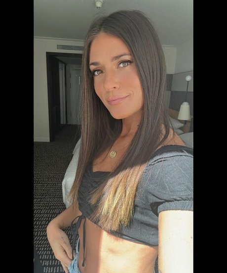 Agustina Albertario jolie star du porno image