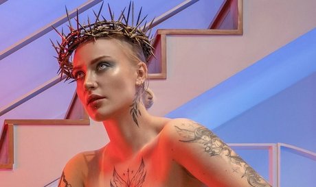 Mila Orriols modèle érotique images