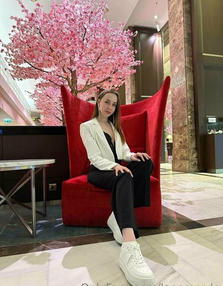 leeeeyyyla actrice pornographique archive