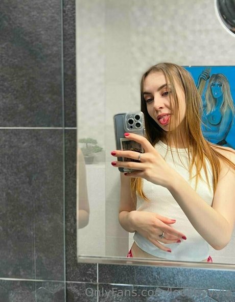 leeeeyyyla star du porno érotique des photos