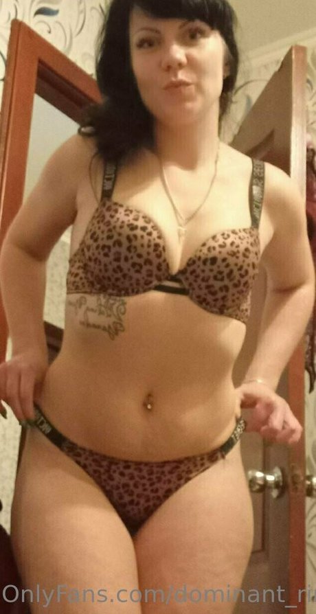 dominant rina modèle érotique images