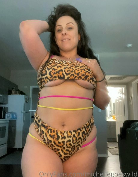 michellegoeswild art modèle photo