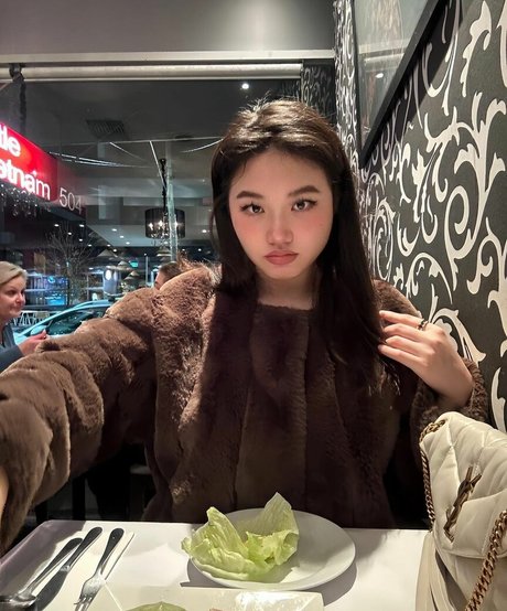 Vicki Mranrr étoile de l'art images