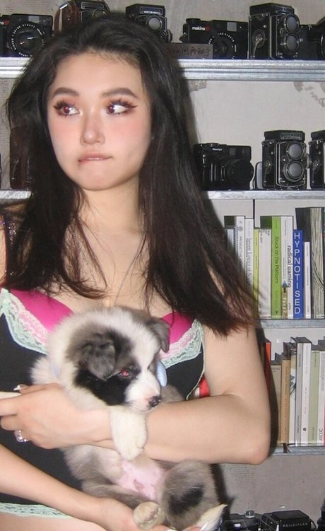 Vicki Mranrr étoile nue collection