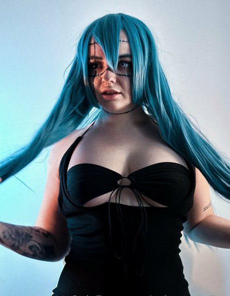 salems hailey étoile nue images