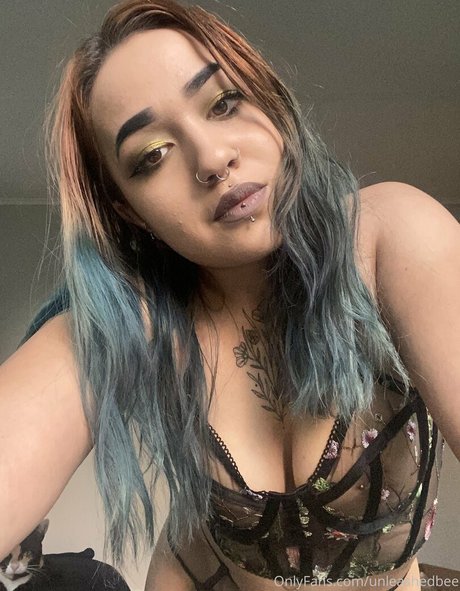 ariquxeen actrice libre img