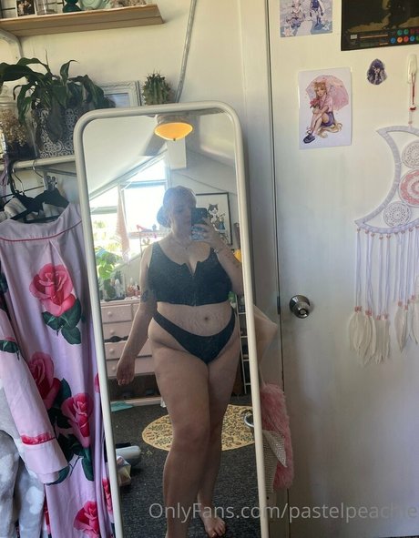 petite blonde onlyfans art pornographique image