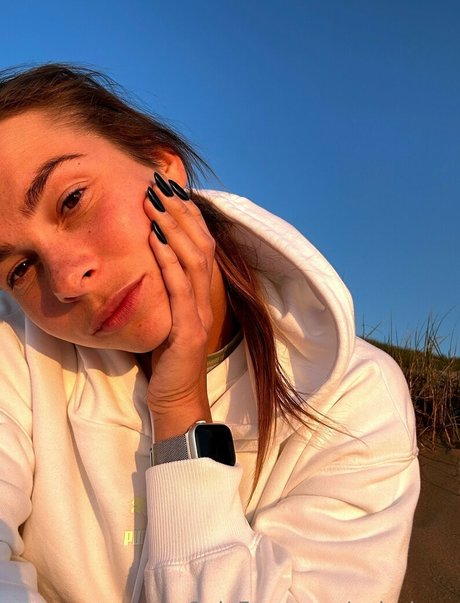 poly luna actrice nue photo