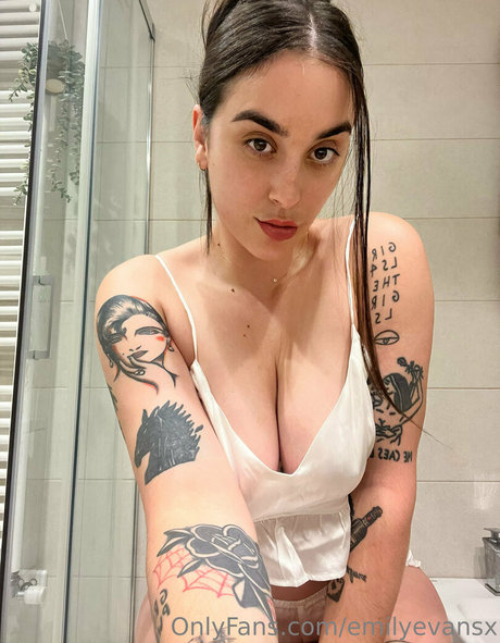 emilyevansx star pornographique des photos