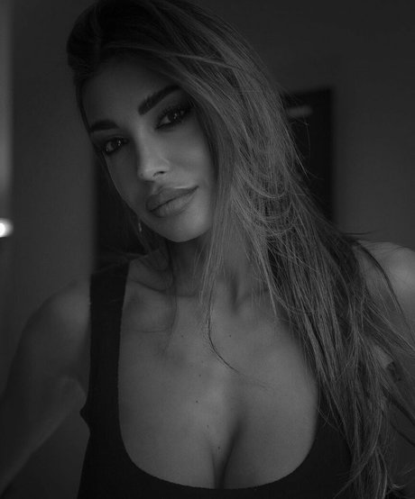 Cristina Buccino star du sexe des photos