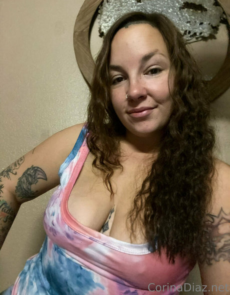 Corinasbooty modèle pornographique photo