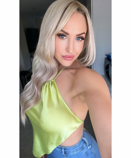 Emma Louise Jones étoile nue photos