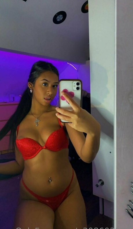 rousse tatouée onlyfans érotique parfait photos