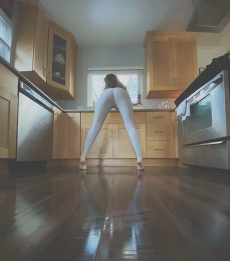 milf blonde aux courbes onlyfans sexe pornographique img