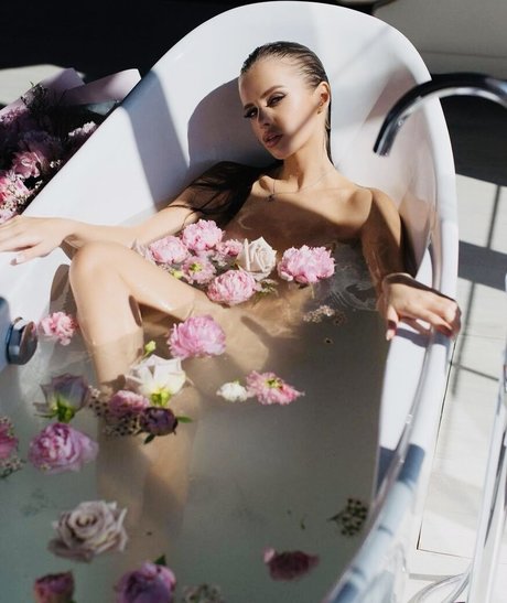 Tisshko actrice adulte galeries