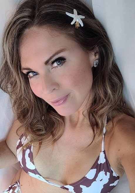 Jo Blythe haut modèle photos