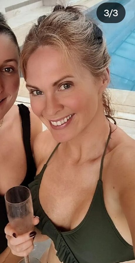 brune petite onlyfans chaud gratuit image