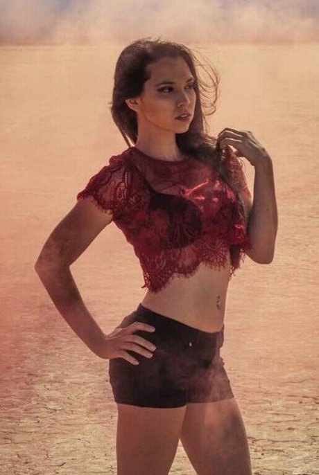 Makenna Gott modèle chaud image