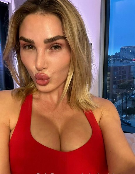 misskenzieanne actrice adulte img