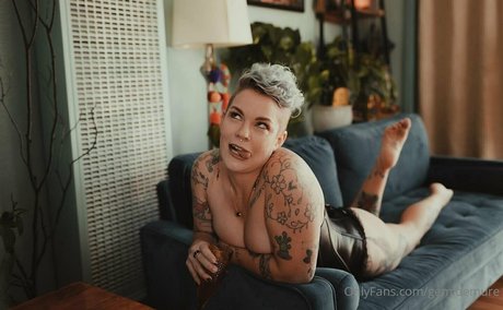 adolescente rousse onlyfans haute qualité des photos