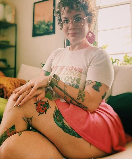 gemidemure modèle de sexe photo