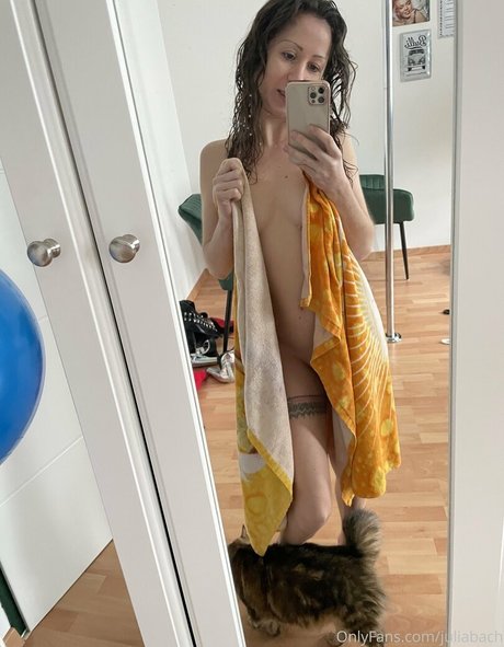 juliabach offi mannequin photo