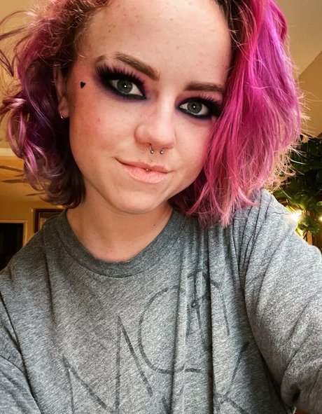 junestrawberriesfree star du porno sexy img