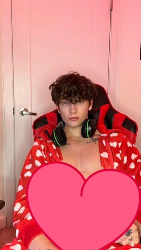 chatte dégoulinante et humide onlyfans nu érotique photo