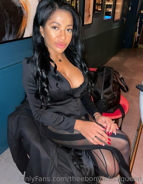 kikiluxxxe actrice nue des photos