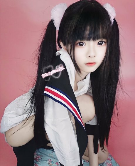 DollyMewTH star pornographique des photos