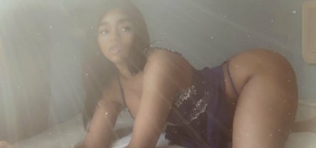 tornjordans actrice porno photos