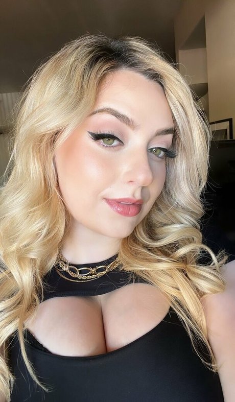 Joanne Rose modèle magnifique photos