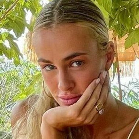 Meeryo7 modèle nu photo