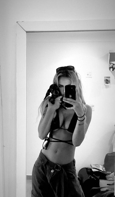 Meeryo7 haut modèle archive