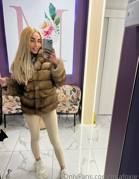 miafoxie étoile sexy galeries