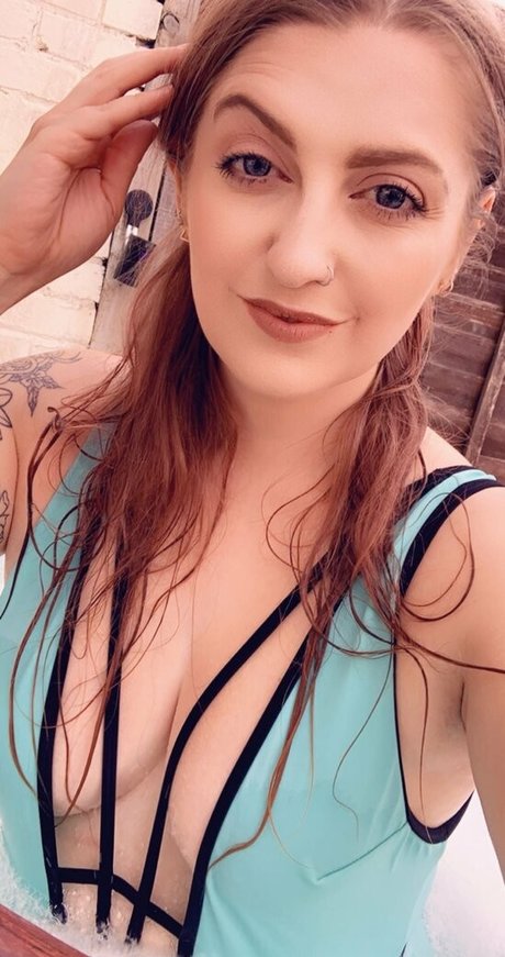 Femmefataleairsoft modèle artistique archive