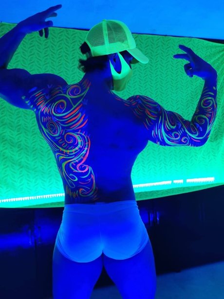 ANDRE STRIPER modèle érotique galeries