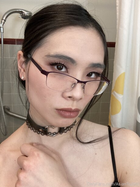 Camellia Wu étoile chaude archive