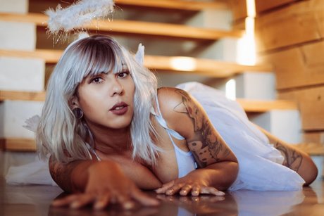 Miiyyuu haut modèle archive