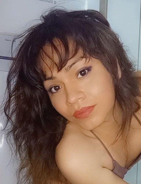 MIAH GENESIS modèle xxx image