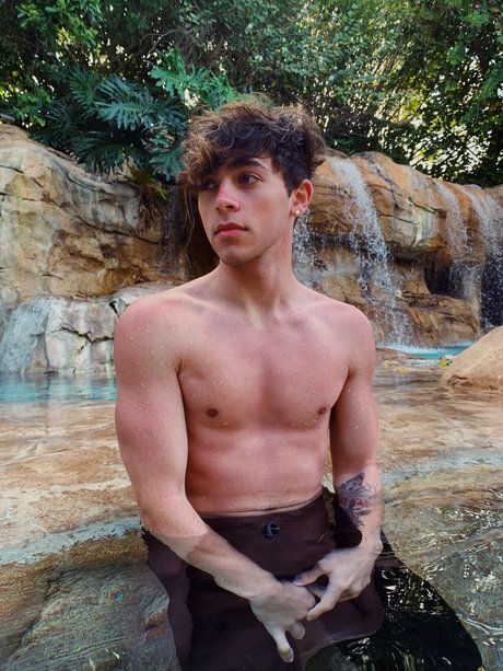 MIKEY_ modèle magnifique galerie