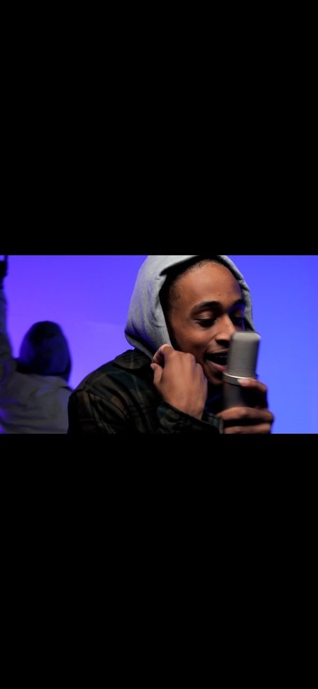 Cauution actrice galerie