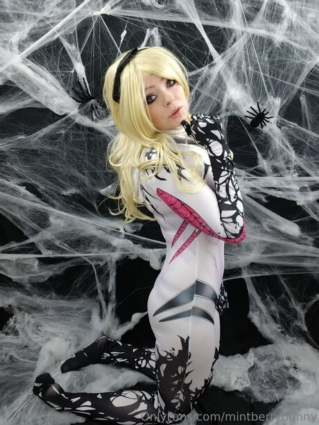 MintBerryBunny étoile nue image