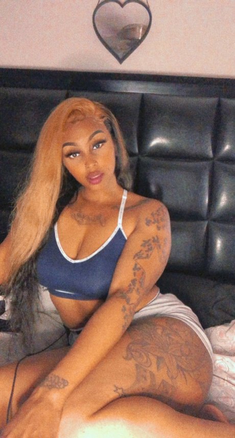 Minnxx_ modèle sympa des photos