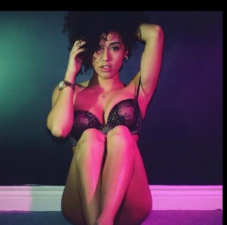 Miss Nikki_ sexe star img