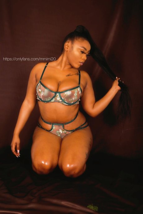 MMimi20 haut modèle photo