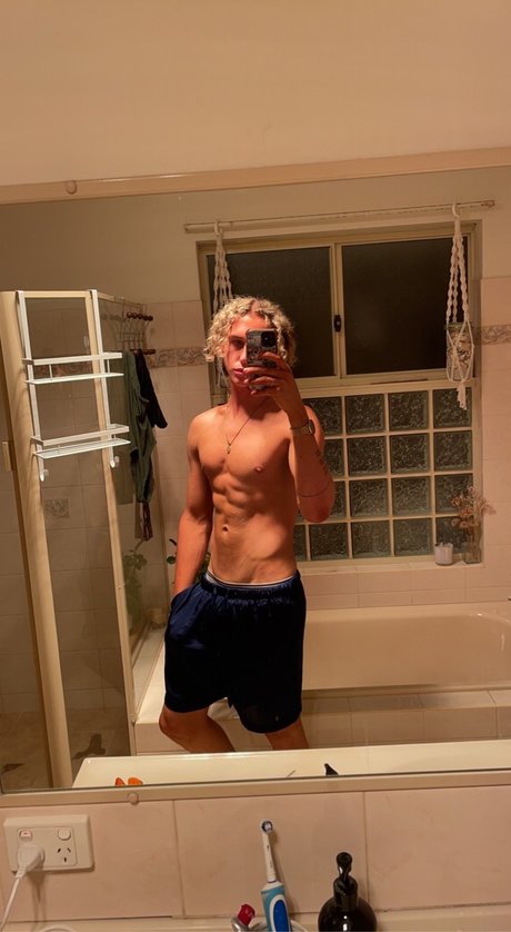 Hung Aussie art étoile img