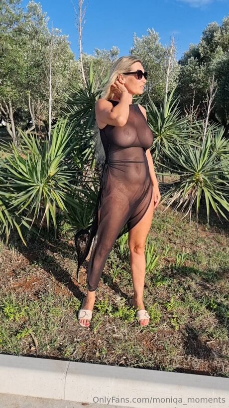 Moniqa sexe star du porno photo