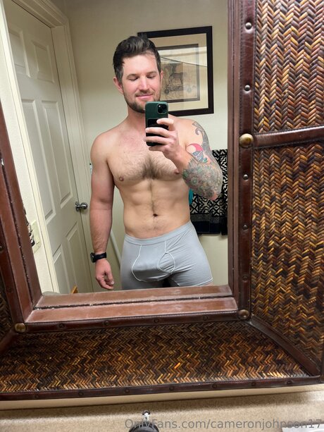 Cameron Johnson art star du porno photos